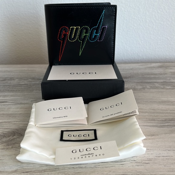 Gucci Embroidered Bi-Fold Wallet - Picture 9 of 9